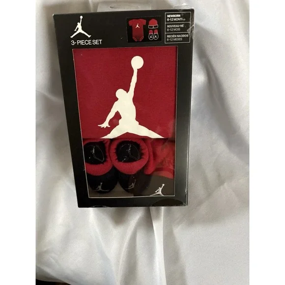 NEW Jordan Jumpman Baby clothes 6-12 Months Bodysuit Beanie Booties 3 Piece Set