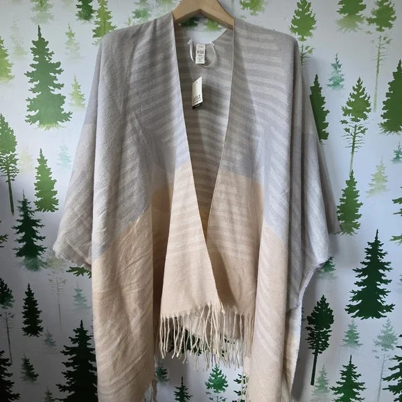 a.n.a Beige and Gray Striped Wrap