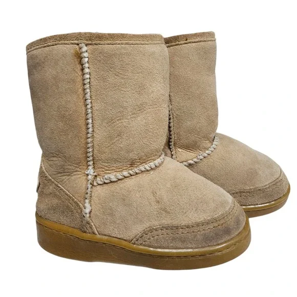 Minnetonka Moccasin Winter Boots Tan‎ Suede Shearling Lined Kids Size 9 Unisex