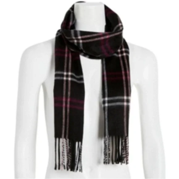 3/$25 🙌🏼 NWT Steve Madden Made in Italy Plaid Fuzzy Scarf