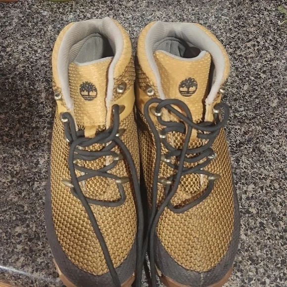 TIMBERLAND boys Size 13 hiking boots EUC