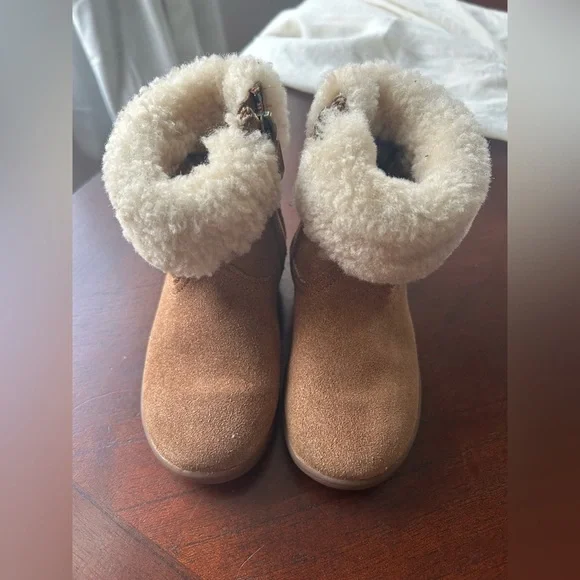 UGG Tan and Cream Shearling Boots size 7