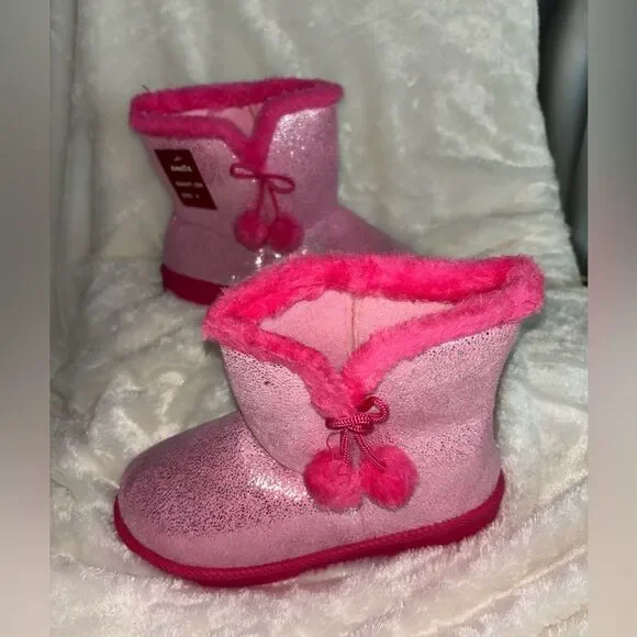 Ameta Pink Sparkly Faux Fur Plush Boot Size Youth 4 NIB