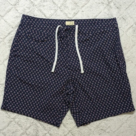 J. Crew Pool Shorts Mens 38 Navy Blue Floral Eco Mesh Lining Zip Back Pocket