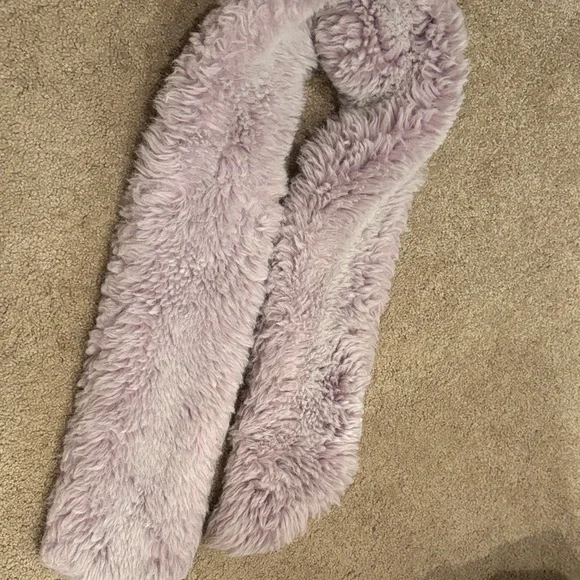 FA Light Lavender Faux Fur Scarf
