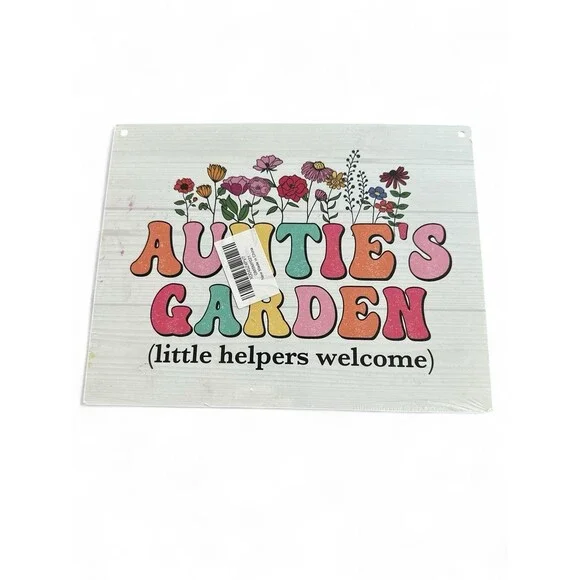 Auntie’s Garden Hanging Garden Sign Little Helpers Welcome White Wood w/ Rope