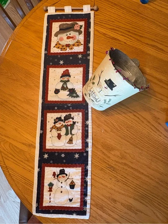 Festive Snowman Garland Wall Panel and deco bucket