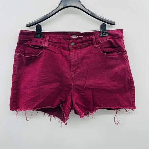 Old Navy Womens Size 16 Frayed Cut Off Boyfriend Denim Shorts in Wine‎ Stain Red