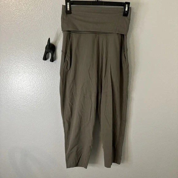 Lululemon Align Rib Waist Crop Size 4‎ Carob Brown