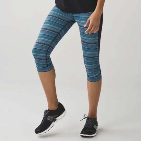 Lululemon women 4 Stop At Nothing crop leggings‎
