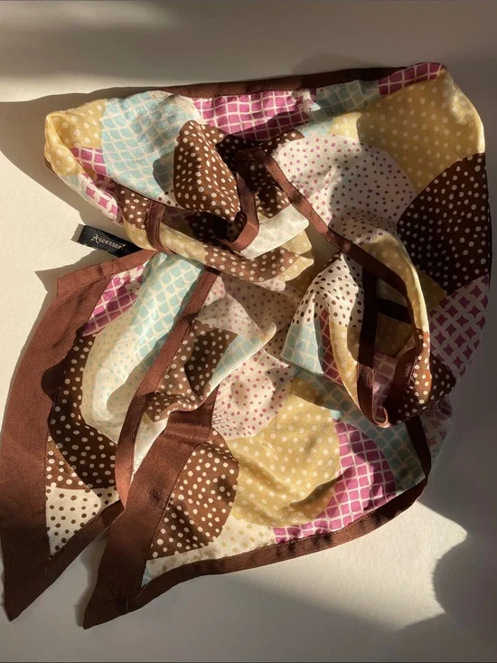 VTG ACCESSORIZE SILK SCARF