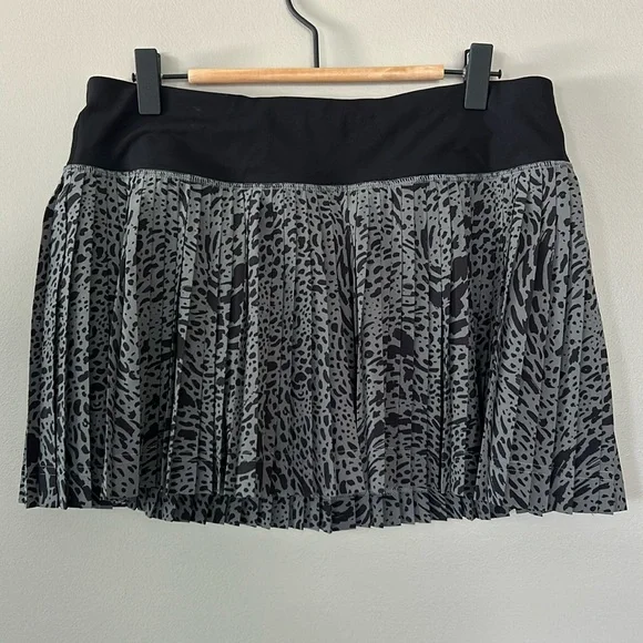 Lululemon‎ Pleat to Street Skirt II Sz 6