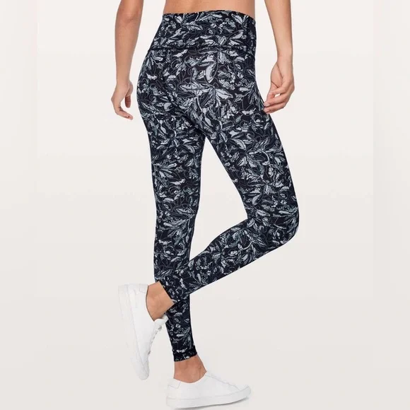 Lululemon Wunder Under Tight 28