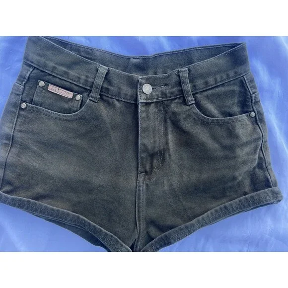 Vintage 1990s “ Look Trend 1977 “Olive Green Denim Shorts Long Lasting Material