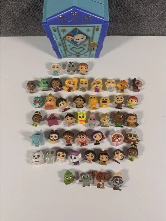 Disney Doorables Mixed Lot 47 Pieces Plus Frozen House