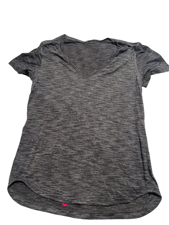 Lululemon meant to move Tee size 8
