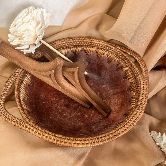 Hand‎ carved vintage offering bowl