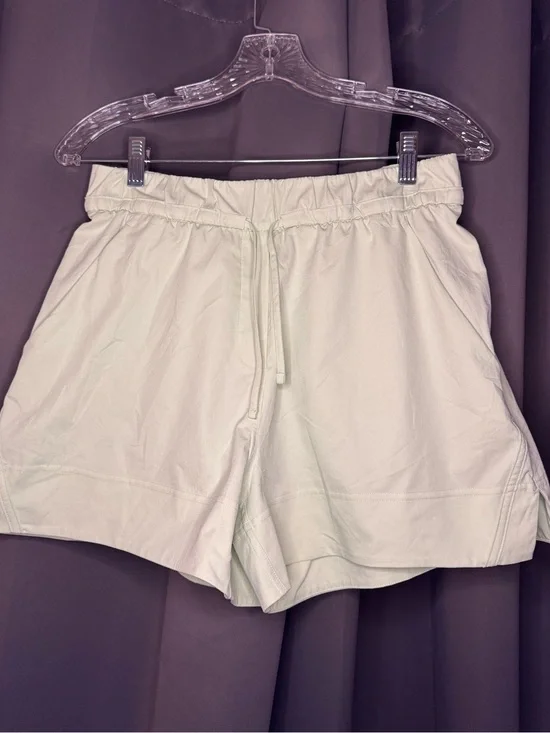Lululemon Small Cinchable High-rise Woven Short 3.5