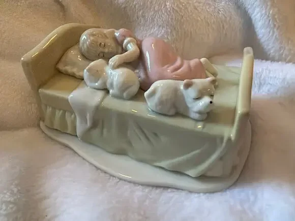 Simson Home Buddies Sleepy Time Girl Dog Bed Porcelain Figurine Night Light VTG