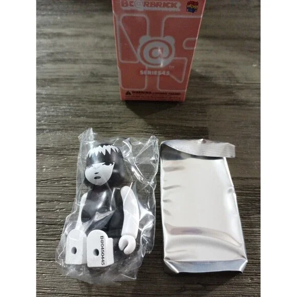 Bearbrick Series 45 100% Be@r Brick Horror Emily the Strange Open Box