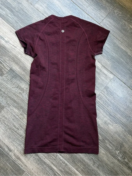 Burgundy Lululemon short sleeve shirt #athletic #activewear