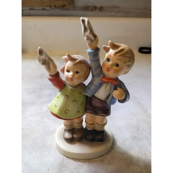 Hummel Goebel W Germany Figurine 