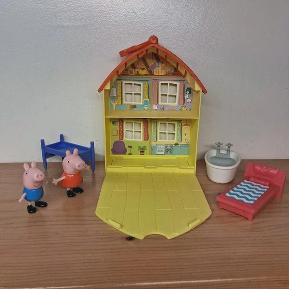 Peppa Pig Folding Fold N Go Deluxe Yellow House Play Set‎ + Fugures Accessories