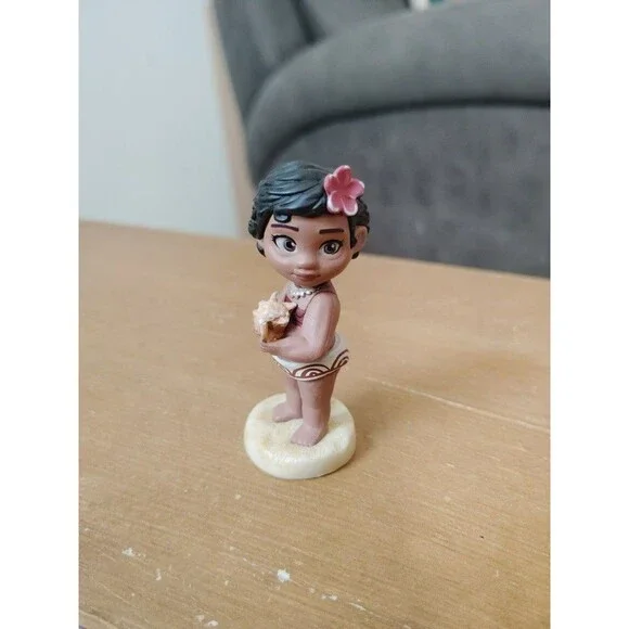 Disney Young Moana PVC Figure 2.5” toy