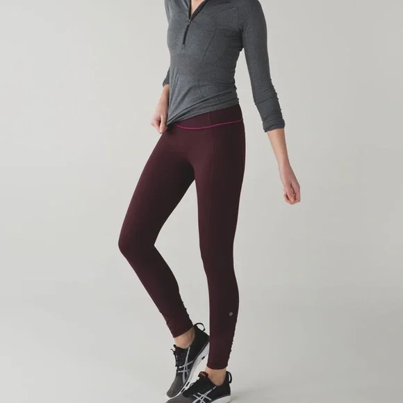 Lululemon $98 Pace Queen Tight *Full On Luxtreme Bordeaux Drama / Raspberry Sz 6