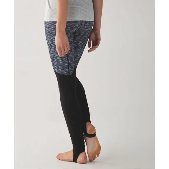 Lululemon Wunder Under Stirrup Leggings Dramatic Static Black White Size 6 EUC