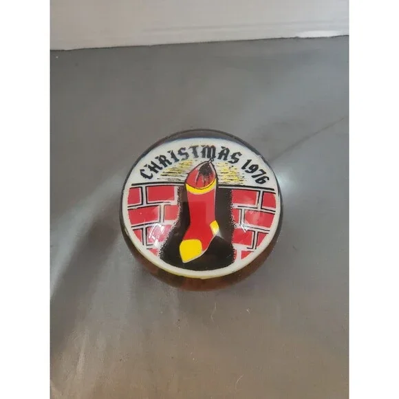 Wheaton Village Christmas 1976 Yellow Red & Stocking 1lb 11oz Glass Paperweight