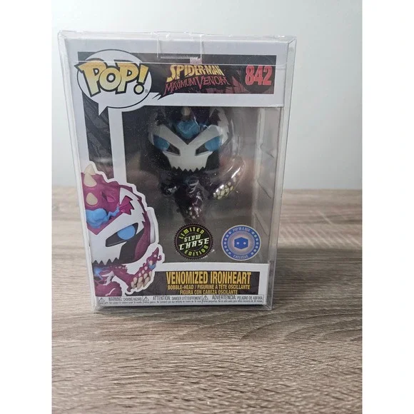 Funko Pop! Vinyl: Marvel - Venomized Ironheart 842 (Chase) (Glows in the Dark)