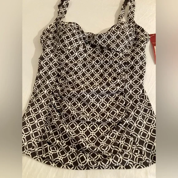 Brown & White Tankini Top NEW Merona Brown and White Geometric Tankini Medium