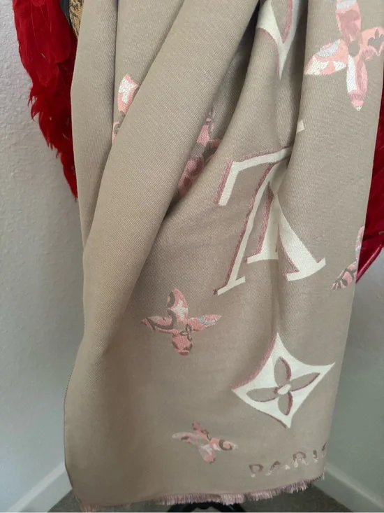 Louis Vuitton Beige & Pink Logo Cashmere Scarf