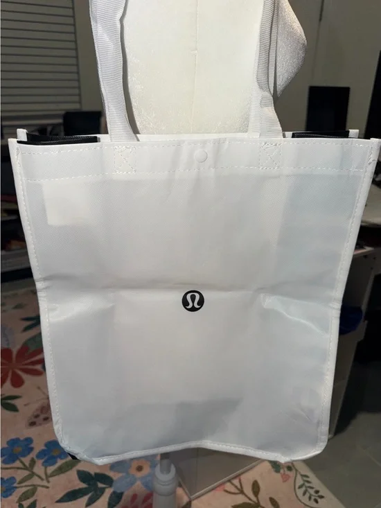 lululemon athletica White Logo Everyday Reusable Tote