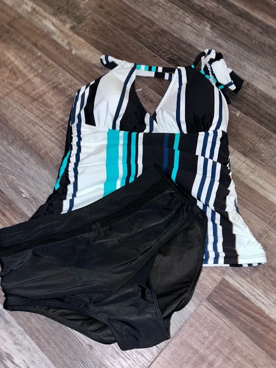 50%off w❤️ SONNET SHORES tankini size 10 colorful  swimsuit green black  NWT