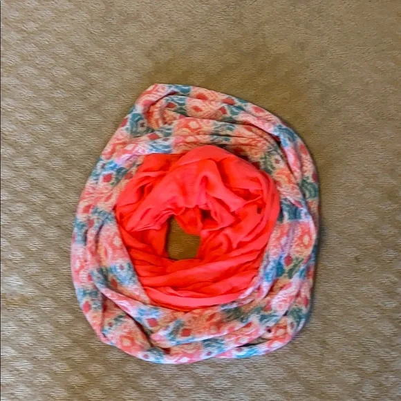 NWOT infinity scarf OS  *Solid Coral Scarf Not included*