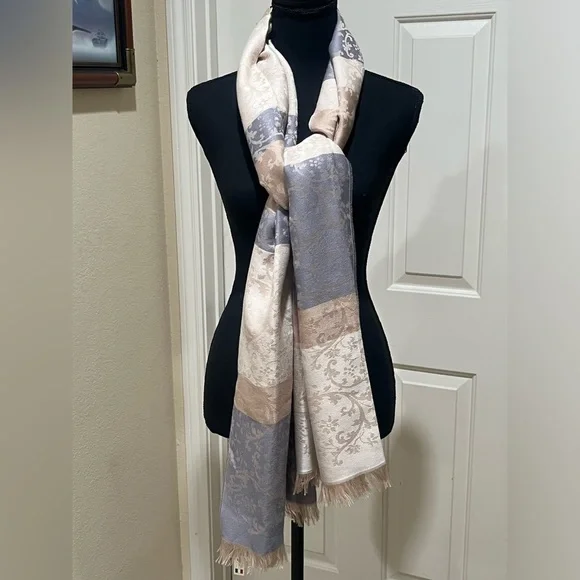 DRAEGER MADE IN FRANCE ELEGANT MICROFIBER SCARF SIZE 76”X 28” GRAY/ CREAM
