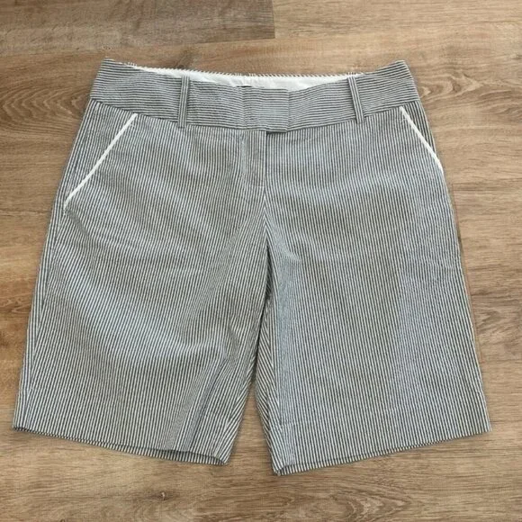 THE LIMITED Women's 4 Blue White Striped Cotton Stretch Casual Long Flat Shorts