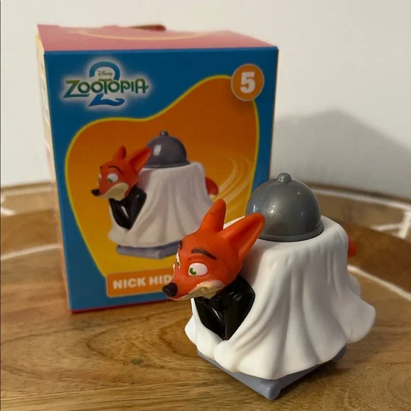 McDonald’s Zootopia Nick hiding out fox from happy meal toy NEW Fox 🦊