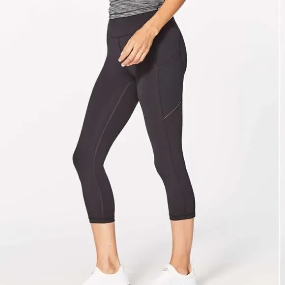 LULULEMON Speed Up Crop 21