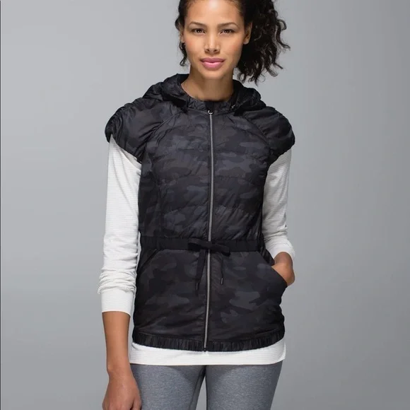 Lululemon | Spring Fling Puffy Vest | Lotus Camo Black | Size 2