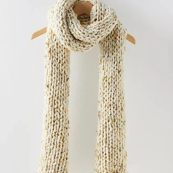 Free People X Loopy Mango Chunky Knit Cream Scarf