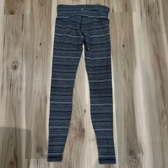 Lululemon Grey Striped Chaturanga Leggings Women’s 6