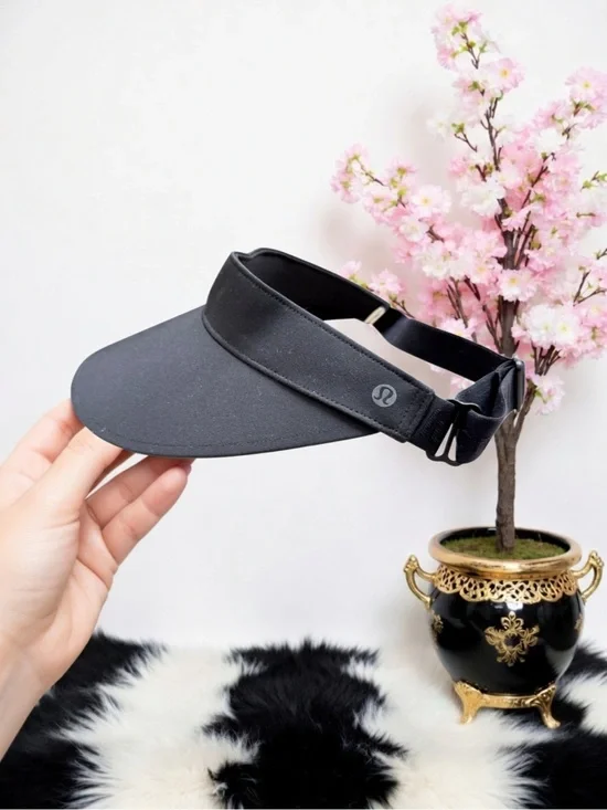 LULULEMON VISOR