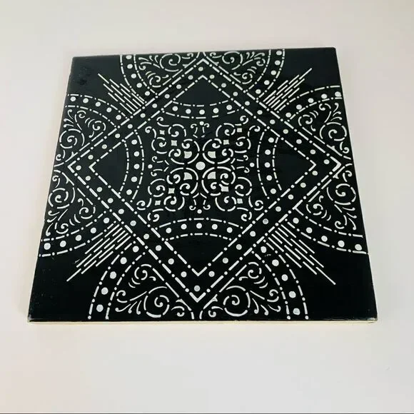 Black and White Spanish Tile‎
