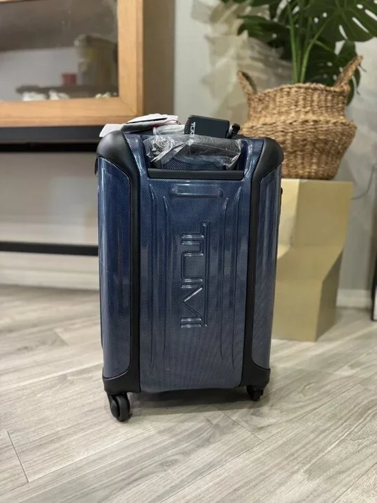 NEW! TUMI 22