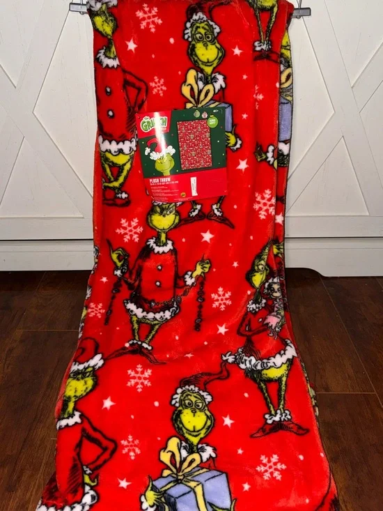 Dr. Seuss The Grinch Red Plush Holiday Throw Blanket