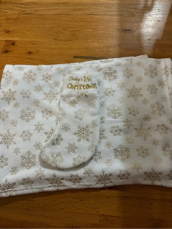 White Holiday Baby Blanket with Gold Snowflakes