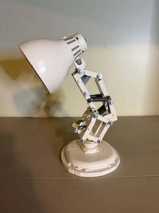 Disney Pixar Luxo Jr. 21357